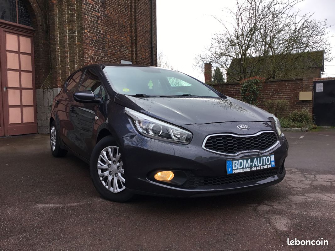 Kia ceed 1.4 crdi 90 ch pack eco dynamics/2013/clim/ 161 000km /garantie 6 mois (image 2)