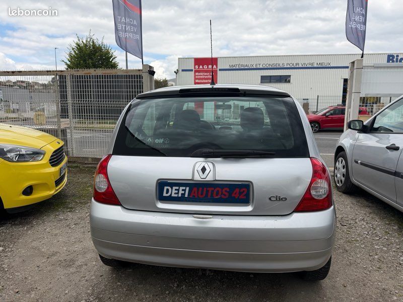 Renault Clio 1.2 Essence 75ch. Faible kilométrage – Climatisation/ Régulateur de vitesse, double des clés, roue de secours … Très bien entretenu, nombreuses factures. CT OK (image 5)