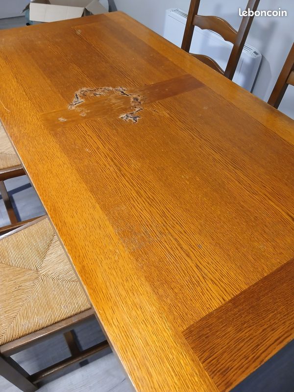 Grande table de salon (image 1)