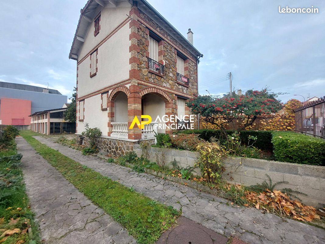 Maison 4 pièces 370 m² · à Bezons · 370 m² · 978 000 €