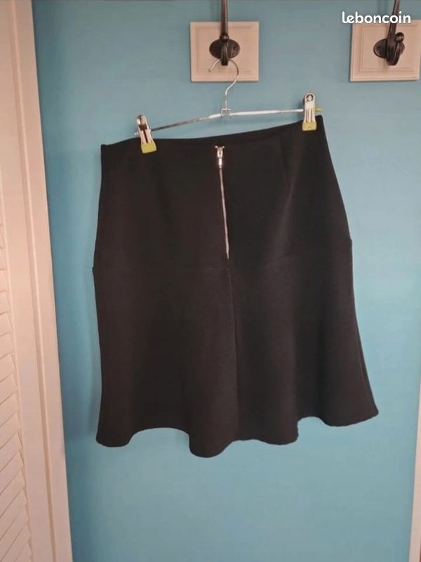 Jupe noir luizon taille 2 soit du M (image 5)