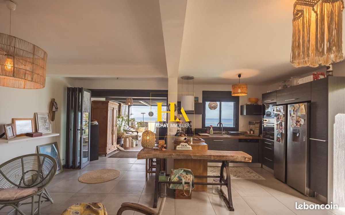Maison 5 pièces 115 m² · à Les Trois-Bassins · 115 m² · 650 000 €
