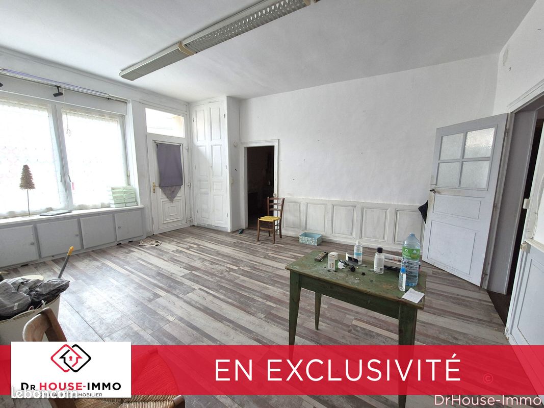 Maison 8 pièces 162 m² · à Gorron · 162 m² · 76 000 €