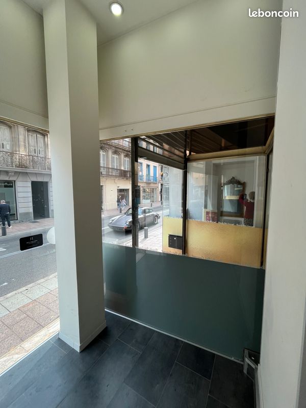 Local commercial de caractère, 110 m2 centre ville (image 6)