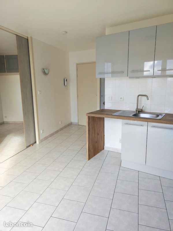 Appartement a louer oyonnax - 1 pièce(s) - 28 m2 - Surfyn