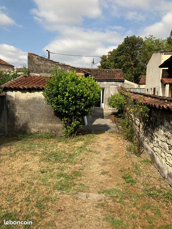 Maison 5 pièces 55 m² · à Cognac · 55 m² · 650 €