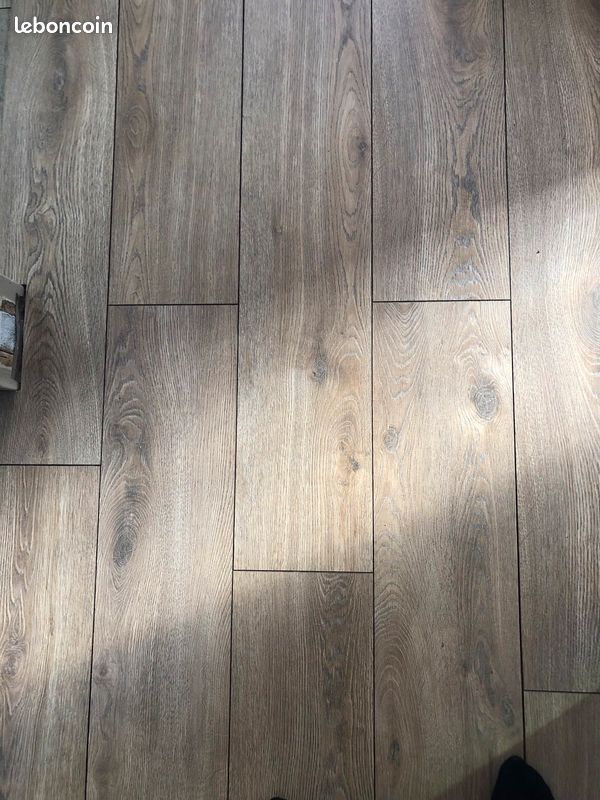 Parquet stratifié STRONG HÉLIO passage intensif (image 1)