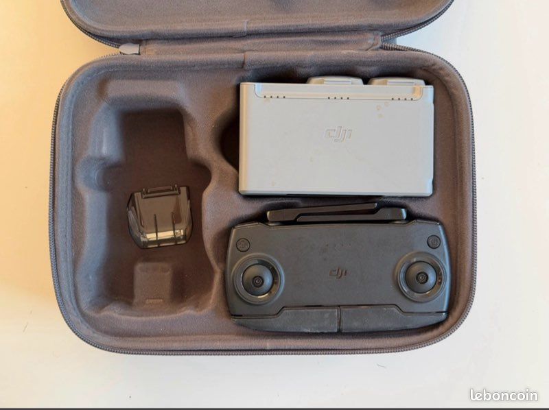 Pack Accessoires Officiels DJI Mavic Mini : Radiocommande, Hub, 2 Batteries et Sacoche (image 1)