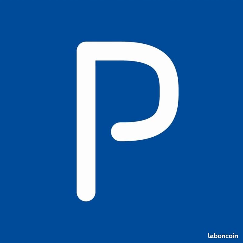 Parking 12 m² · à Grenoble · 12 m² · 82 €/mois
