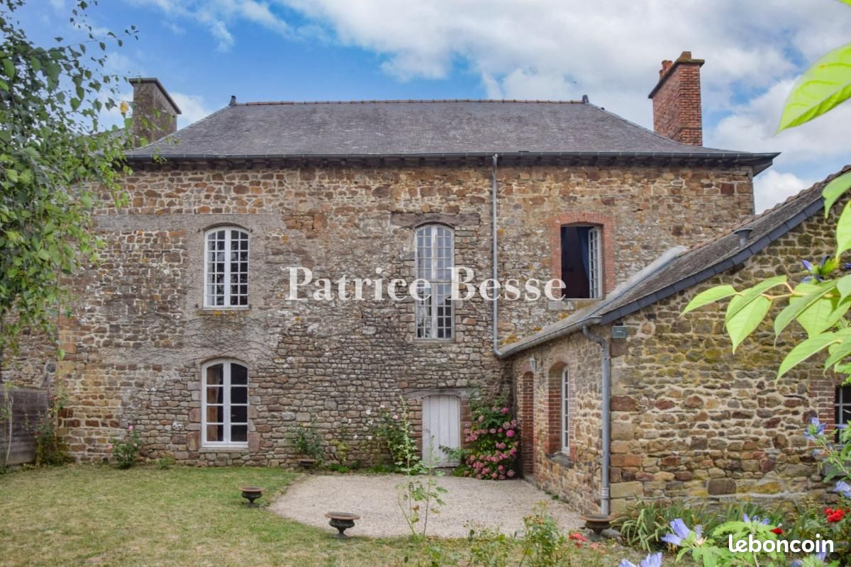 Maison 6 pièces 217 m² · à Domagné · 217 m² · 250 000 €