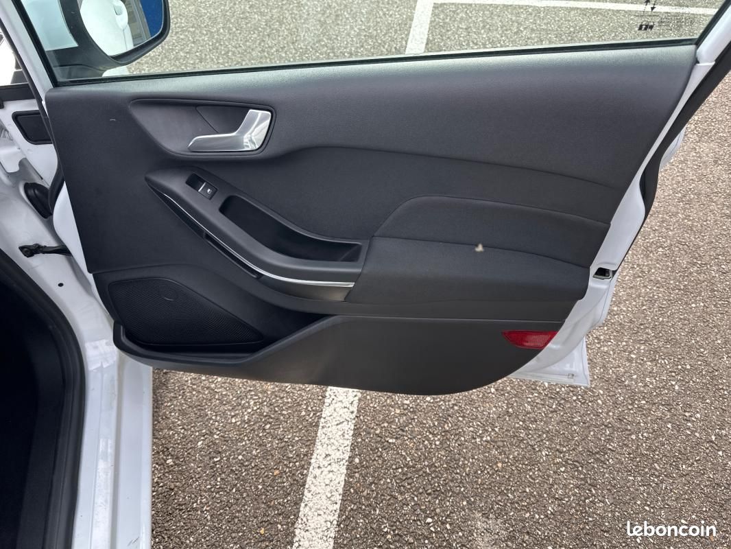 Ford Fiesta 1.0 ECOBOOST - 125 BV DCT S&S TITANIUM (image 14)
