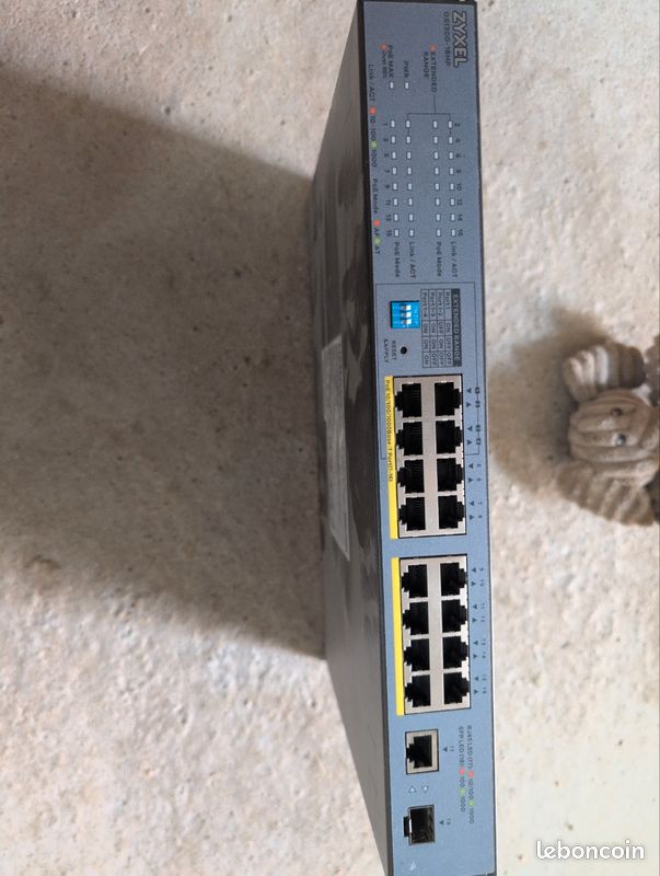 Switch zyxel (image 1)