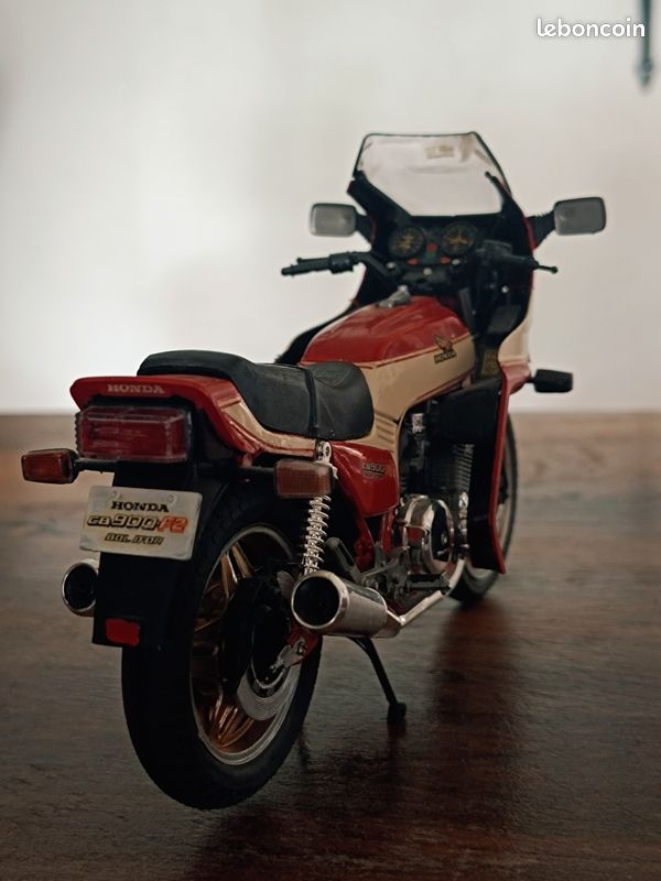 Maquette moto : Honda CB 750F (fin) – Temps de pause