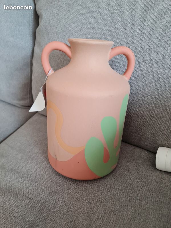 Vase (image 1)