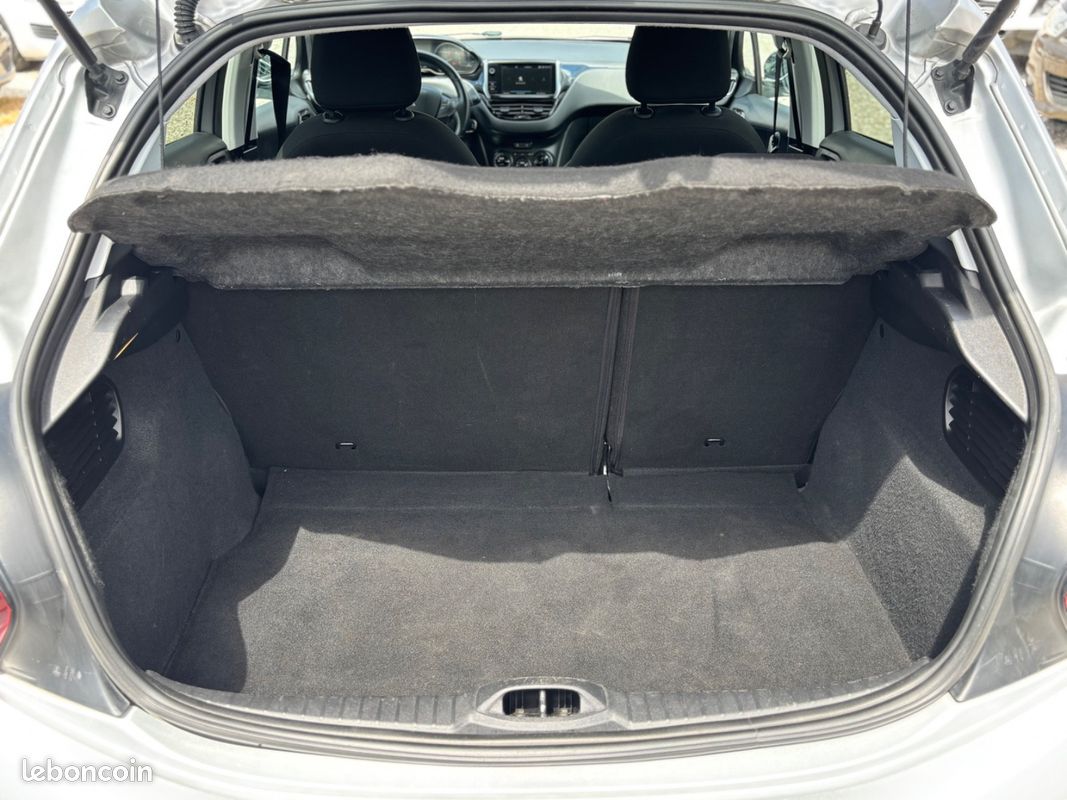 Peugeot 208 Style Edition (image 11)