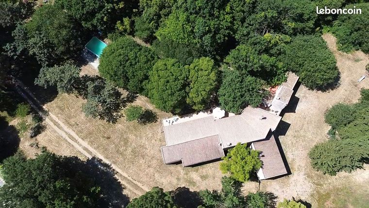 Maison 6 pièces 232 m²