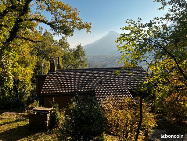 Maison d’architecte de 146m² à Fontanil-Cornillon, 6 pièces + atelier de 46m²