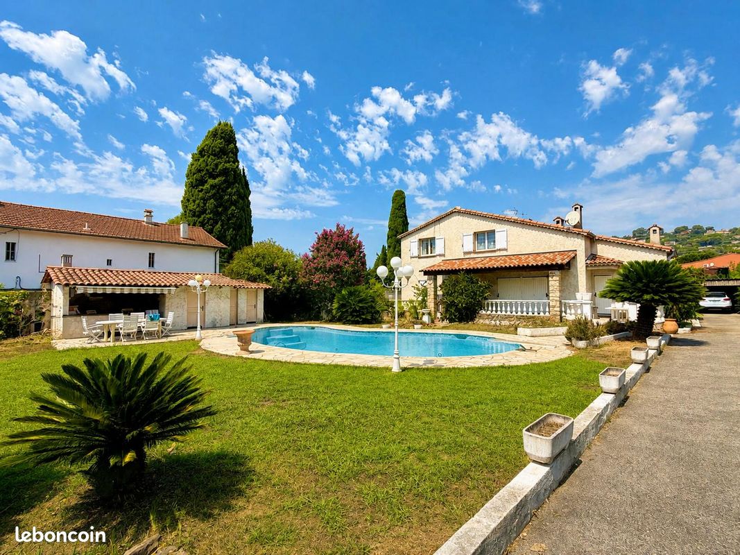 Maison 6 pièces 207 m² · à Mougins · 207 m² · 650 000 €