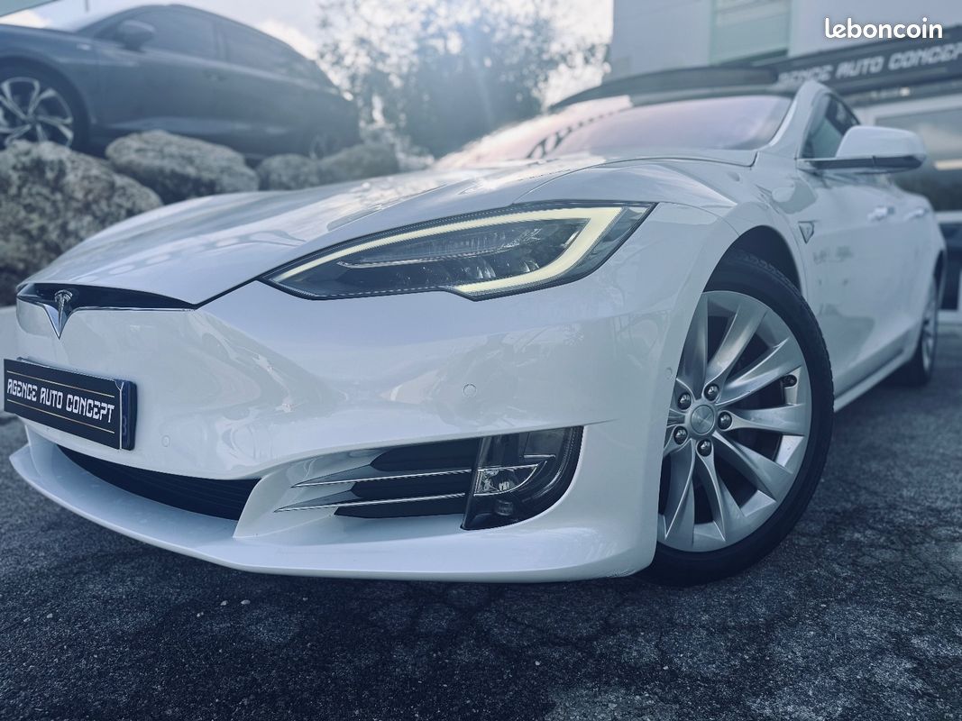 TESLA Model S 320CH BASE + 2EME MAIN + TOIT OUVRANT/PANO + AUTO PILOT + CAMERA DE RECUL + GARANTIE 12 MOIS (image 1)