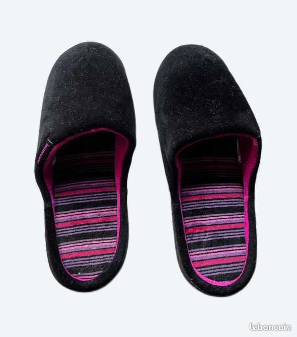 Chaussons femme isotoner Chaussures - Main Image