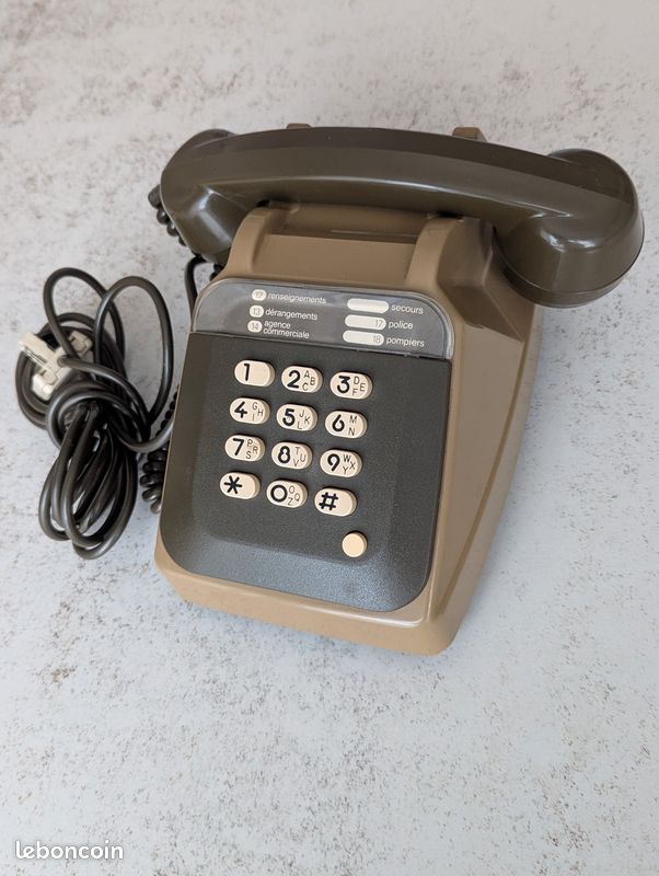 TELEPHONE VINTAGE A TOUCHES SOCOTEL S63 BICOLOR / ANNÉES 80