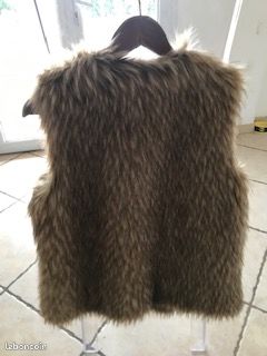 Veste sans manche fausse fourrure ZARA Trafaluc (image 3)