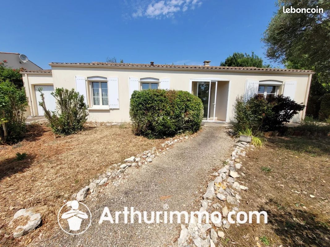 Maison 5 pièces 104 m² · à Saint-Jean-d'Angély · 104 m² · 200 400 €
