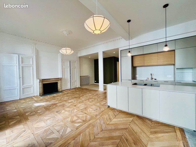 Appartement 5 pièces 112 m² · à Lyon · 112 m² · 2 100 €/mois
