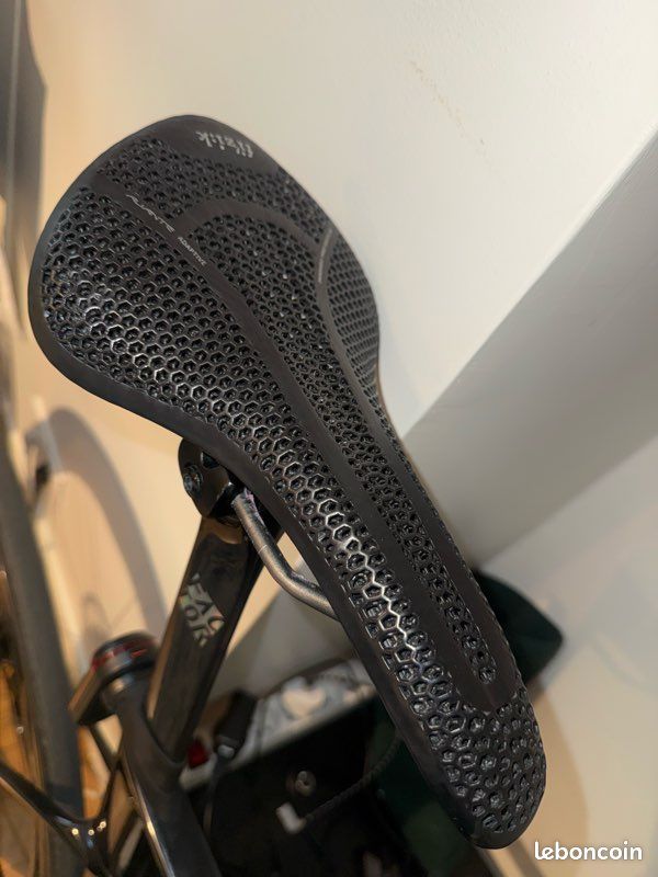 Selle De Route Femme Fizik Vesta Kium Noir Rose, 150mm, Occasion