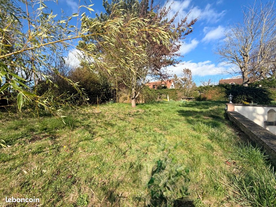 Terrain 592 m² Touques · 209 000 €