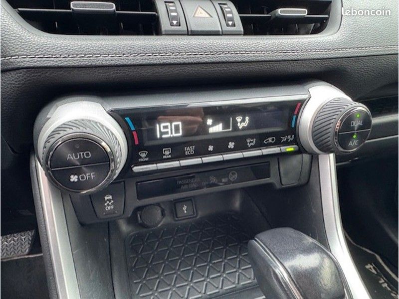 Toyota RAV4 Hybride 218ch Dynamic 2WD (image 17)