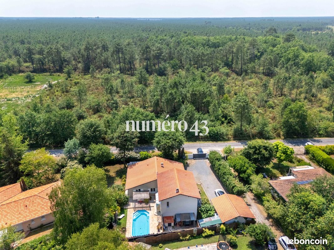 Maison 6 pièces 191 m² · à Saint-Jean-d'Illac · 191 m² · 684 900 €