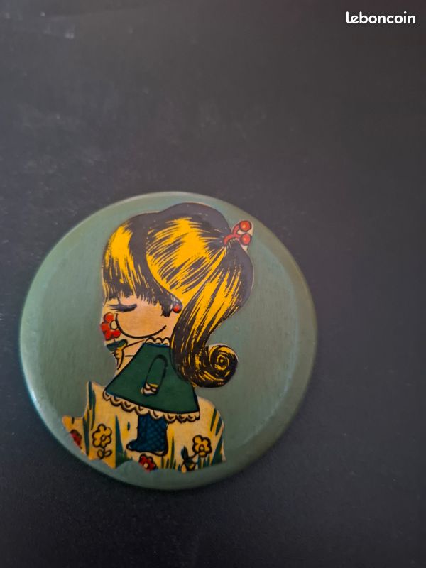Broche ronde top vintage (image 4)