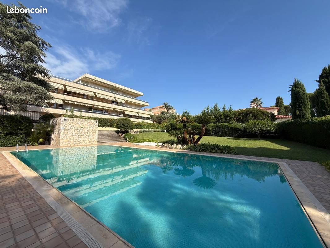 Appartement 2 pièces 74 m² · à Roquebrune-Cap-Martin · 74 m² · 2 900 €/mois