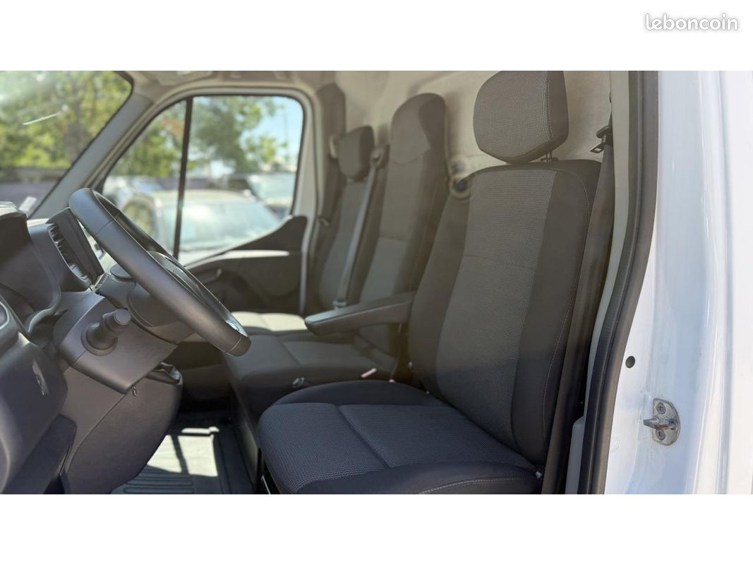 RENAULT MASTER III FG Grand Confort F3500 L2H2 2.3 dCi 135cv Traction 20825,00 EUR HT (image 13)