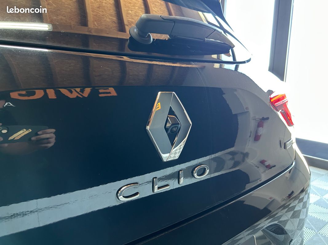 RENAULT CLIO 1.6 E-TECH 140 Ch HYBRID - 21 R.S. Line - ENTRETIEN POUR LA VENTE (image 39)