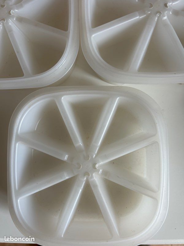 Boîte à Glaçons Tupperware - 13x13 Cm - Blanche - Couvercle à Pression - Très Bon état