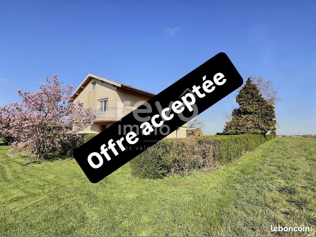 Maison 5 pièces 123 m² · à Civrieux · 123 m² · 368 000 €