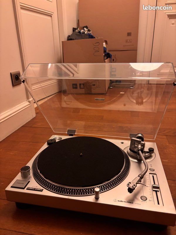 Platine vinyle Audio Technica AT-LP5X Platines vinyles à entrainement