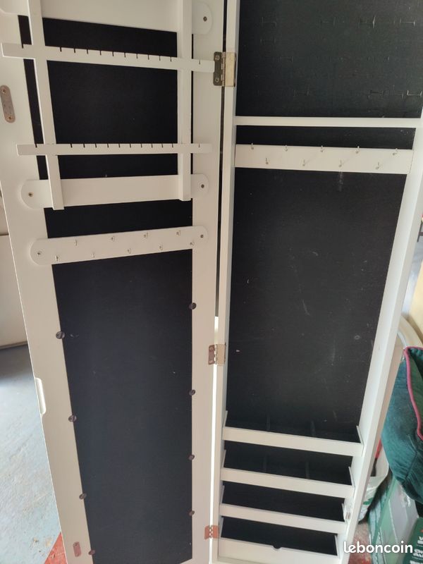 Armoire a bijoux (image 1)