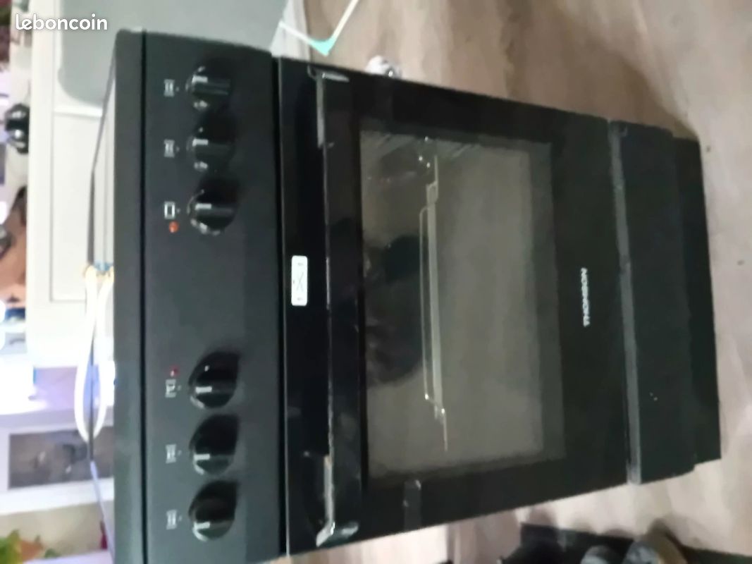 Cuisinière vitrocéramiques Thompson (image 3)