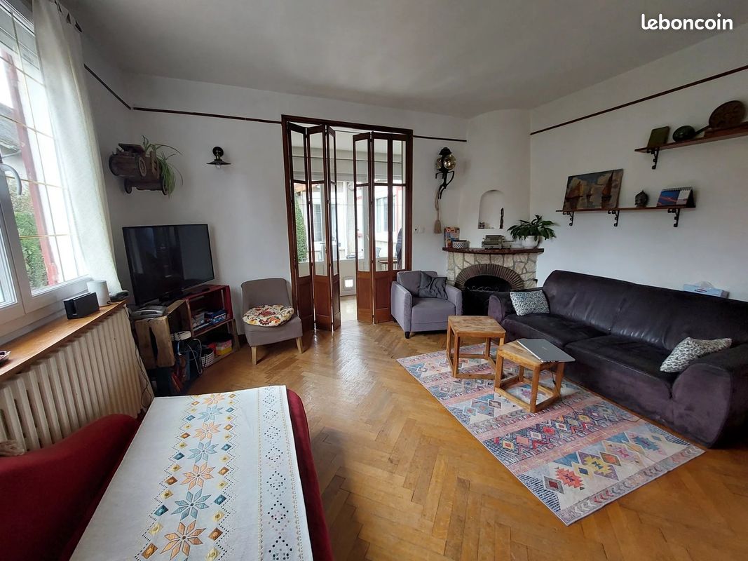 Maison 5 pièces 126 m² · à La Chaussée-Saint-Victor · 126 m² · 220 500 €