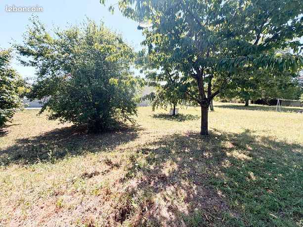 Terrain 791 m² MUR SUR ALLIER