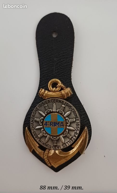 Insigne Cavalerie - 4e Régiment De Hussards - France - ORIGINAL (très Abîmé)