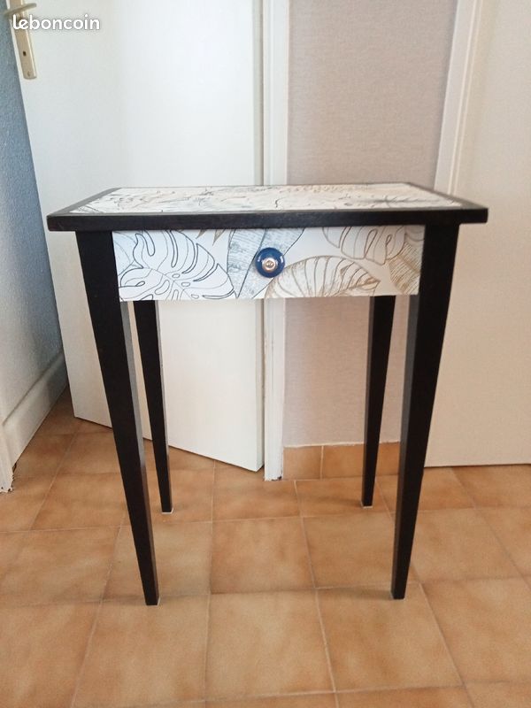 Petite table (image 1)