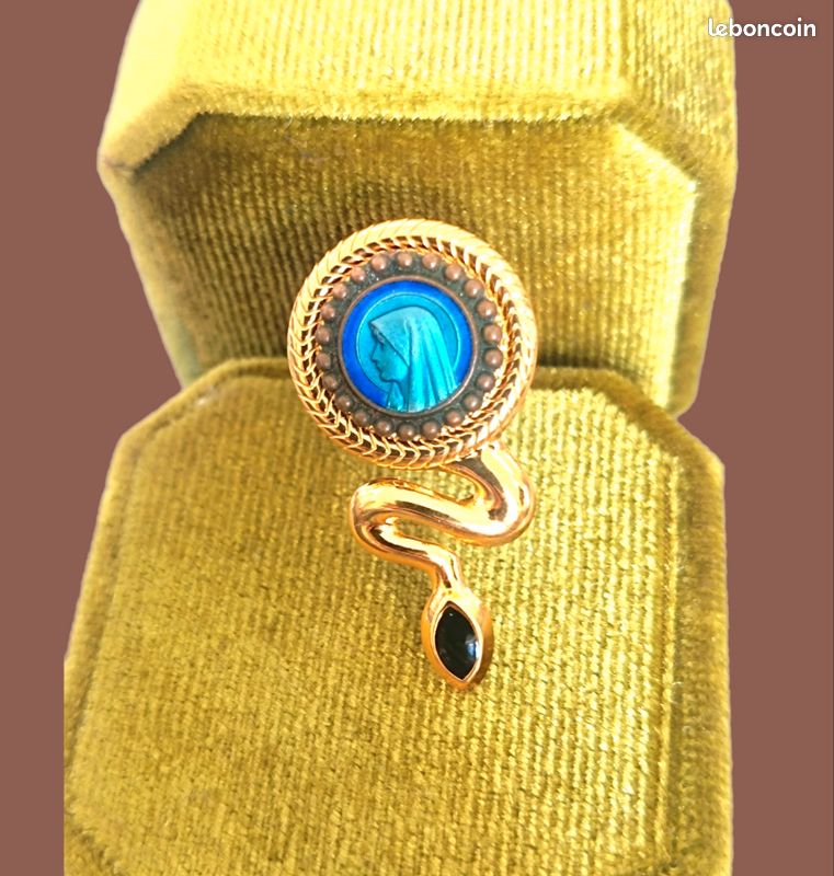 Très belle bague acinoxydable ajustable médaille Vierge Marie