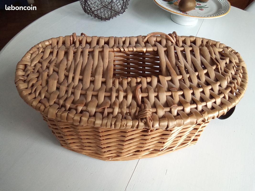 Ancien Panier De Pêche En Osier Et Cuir - Dimensions 35x14x20 Cm - Occasion