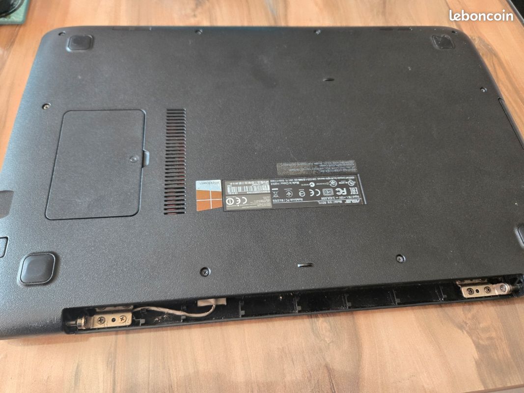 SAMSUNG NP-R530 PLASTURGIE basse - bottom sans trappe