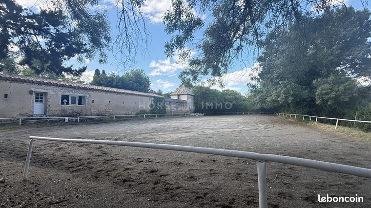 Propriété 6 pièces 148 m² — 12
