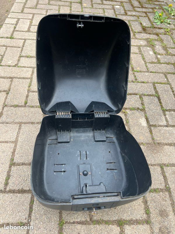 Top case avec clefs (image 2)